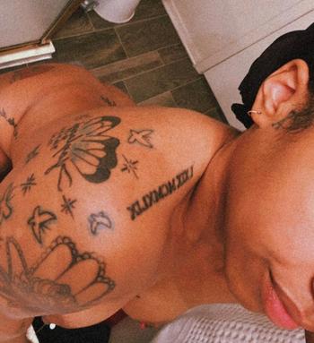 Ash, 27  female escort, Mid Cities